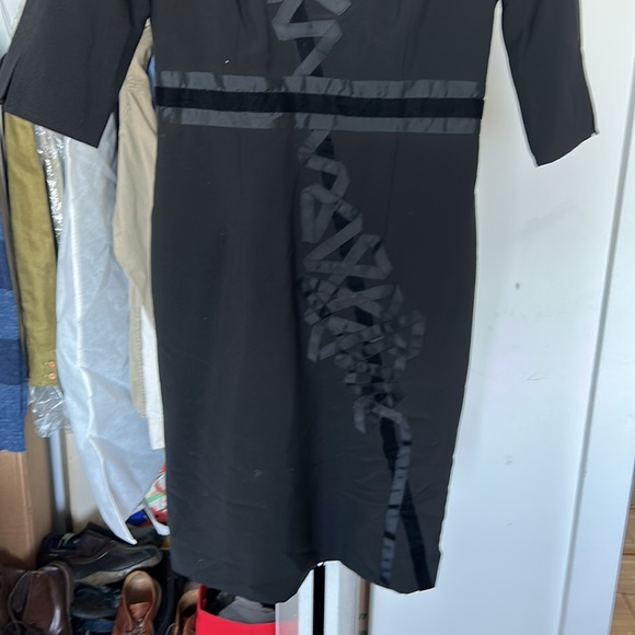 Gorgeous Ellen Tracy black dress with beautiful design - Picture 3 of 6